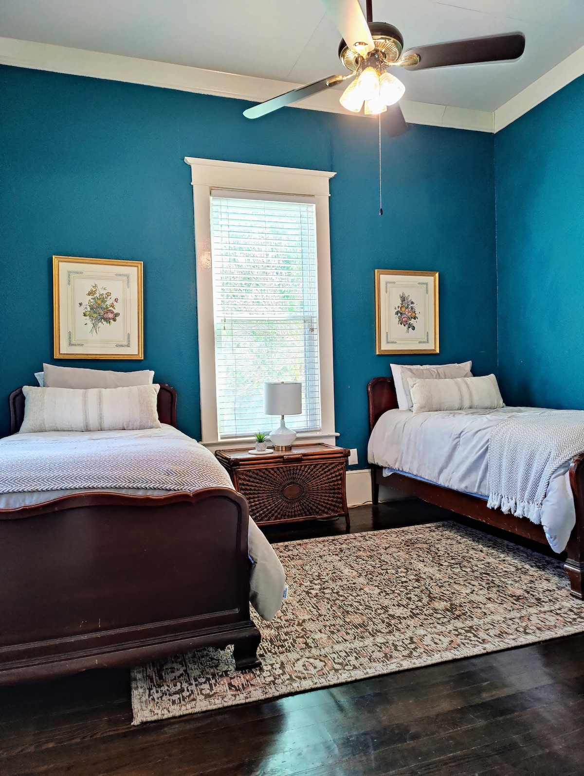 Ova spavaća soba je u prizemlju.