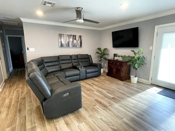 Delightful,spacious, Tranquil Residential Home - Kenner, LA