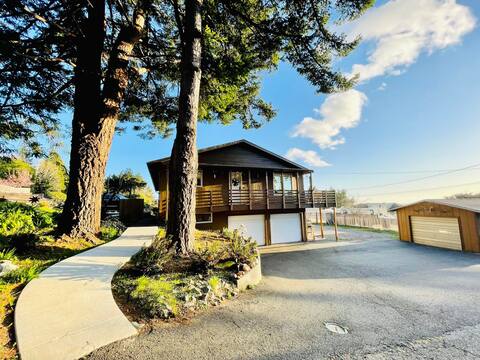 Charming 4 bedroom Residence with beautiful views