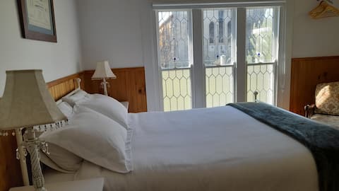 The Rectory, Adelong - Entire guest Suite