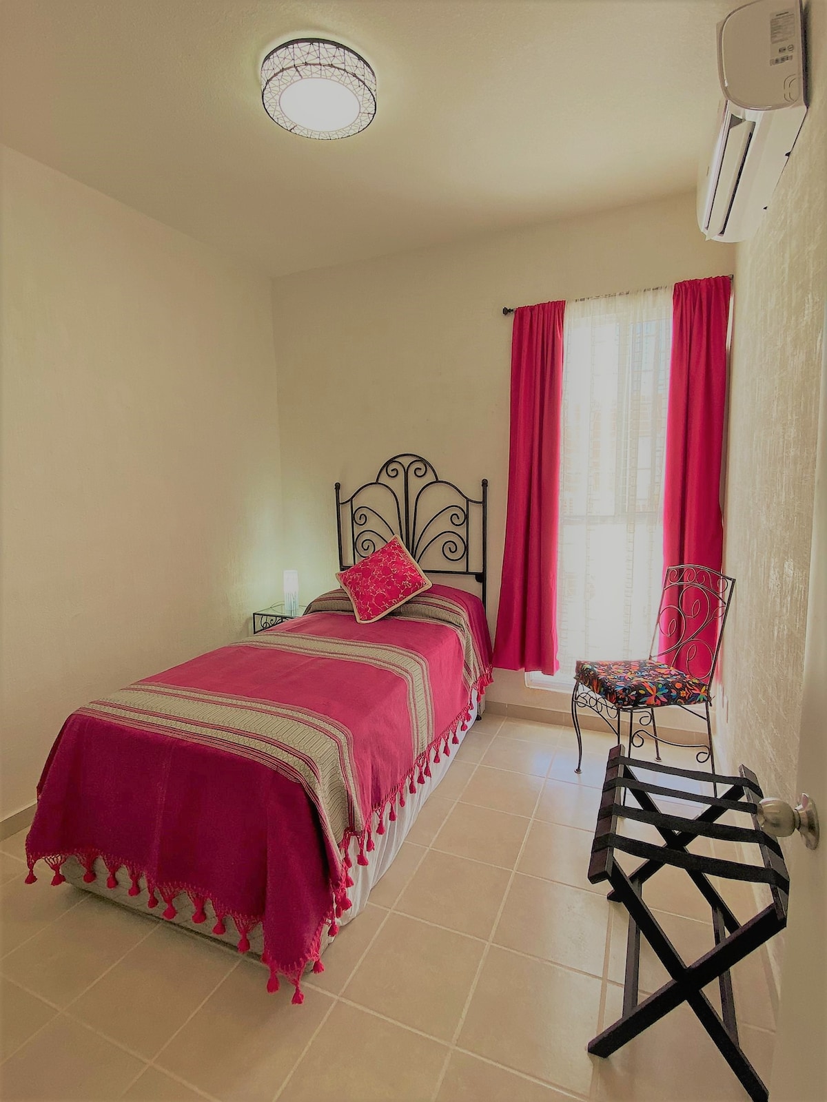 Брачен кревет (широк 1 метар)