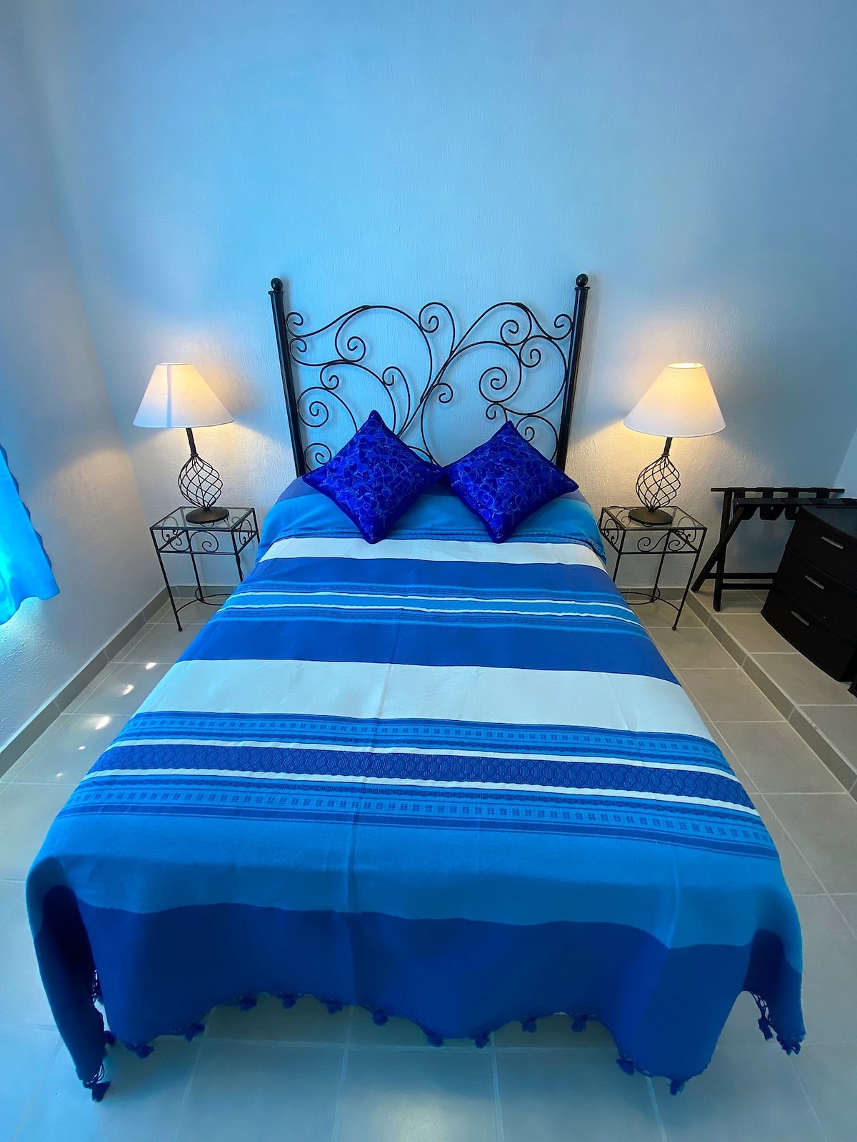 Брачна кама од 1,35 м.