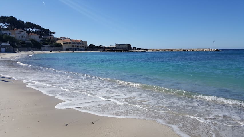 Entire home with 1 bedrooms in Ollioules - Emplacement idéal à 1min mer grand T2 tout confort