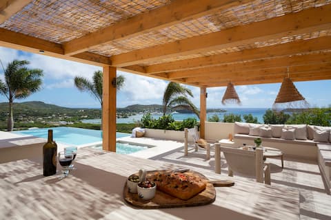 Luxurious 6 bed, Pool, Gym, Spa, Sauna, Views