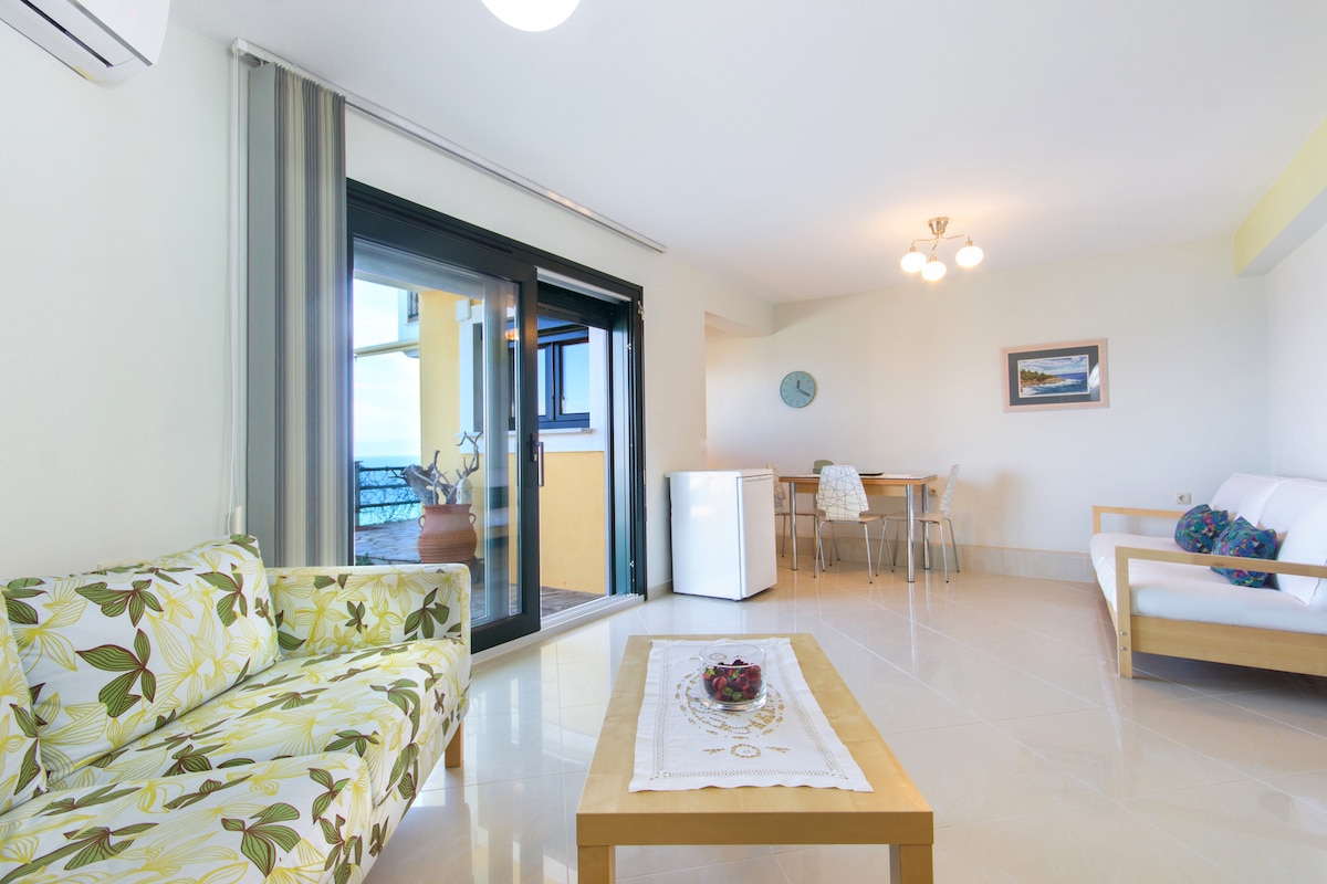 ชั้นล่าง