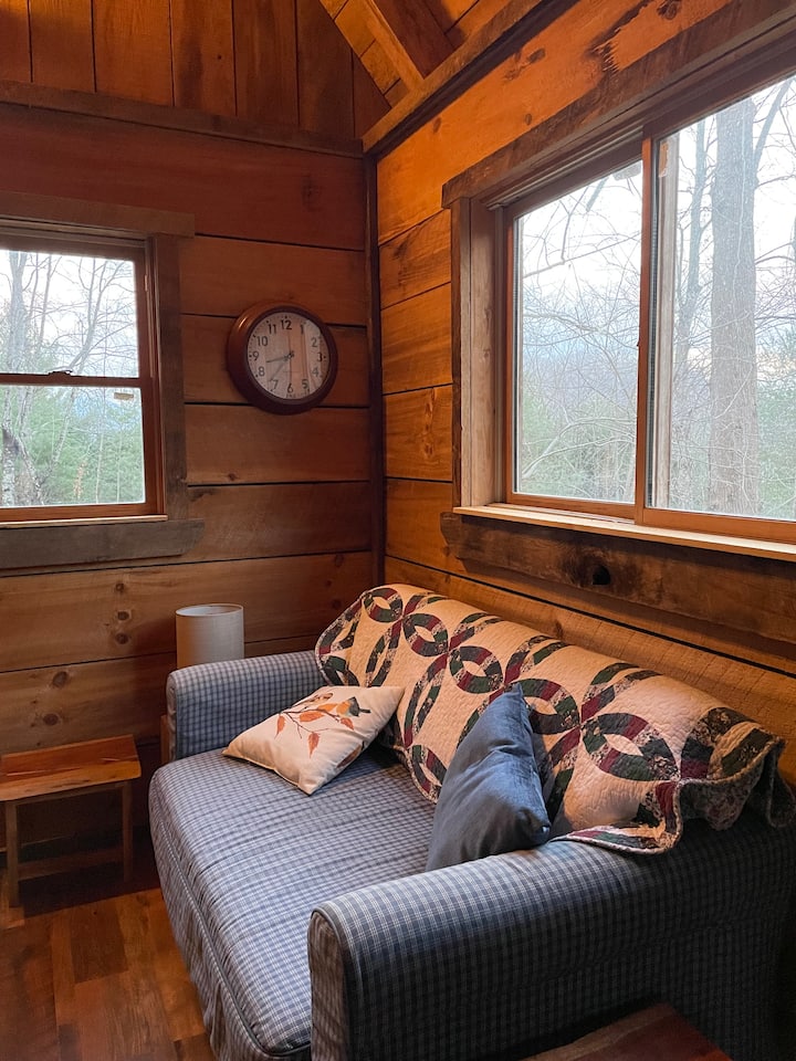 Rustic 1-bedroom Cabin In East Tennessee Mountains - Watauga Lake, TN