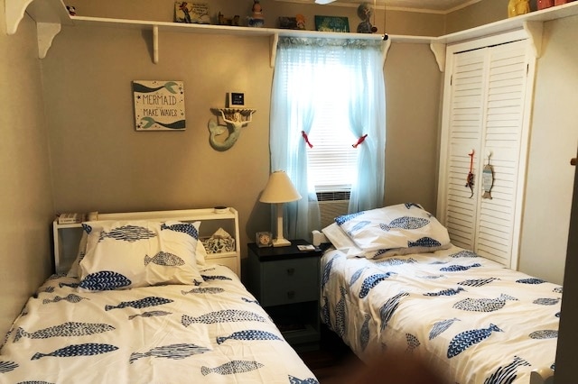 Спалня №2 разполага с две единични легла.