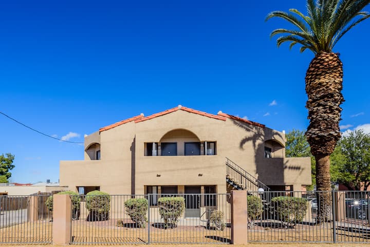 Hale O Alika: 1bd1ba Condo Pool Ac Private Yard - Tucson, AZ