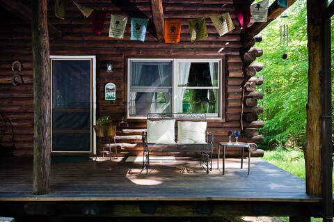 Rustically Romantic Cabin Near Sweet Pond