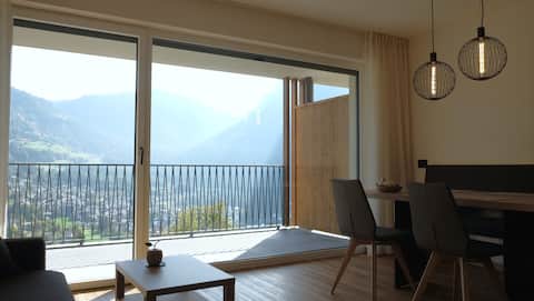 Successful Airbnb property: New two bedroom apartment with terrace in Kastelruth