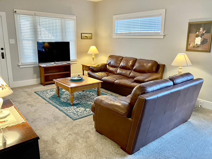 Comfortable 4 Bedroom, 2 Bath Family Home - Pueblo, CO