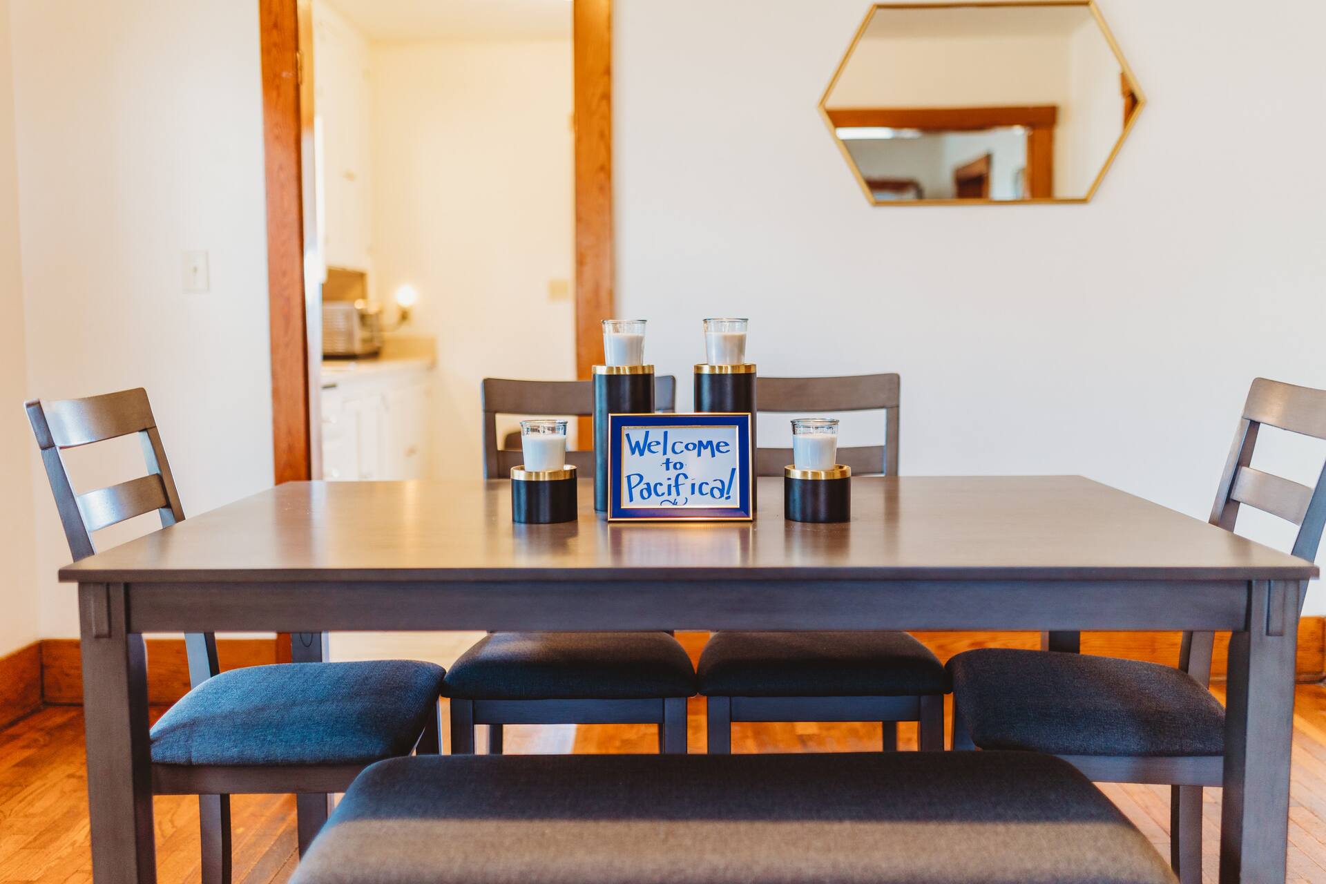 Comfort & Charm + Sleeps 8 + Pets Welcome