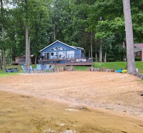 Lovely Lakefront 3b/3b near South Haven
