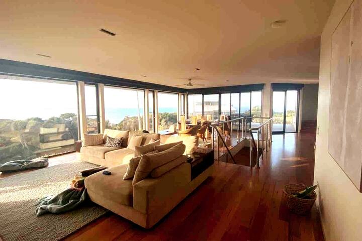 Premium 4-BDR house 150 metres to Fairhaven Beach gallery image 2