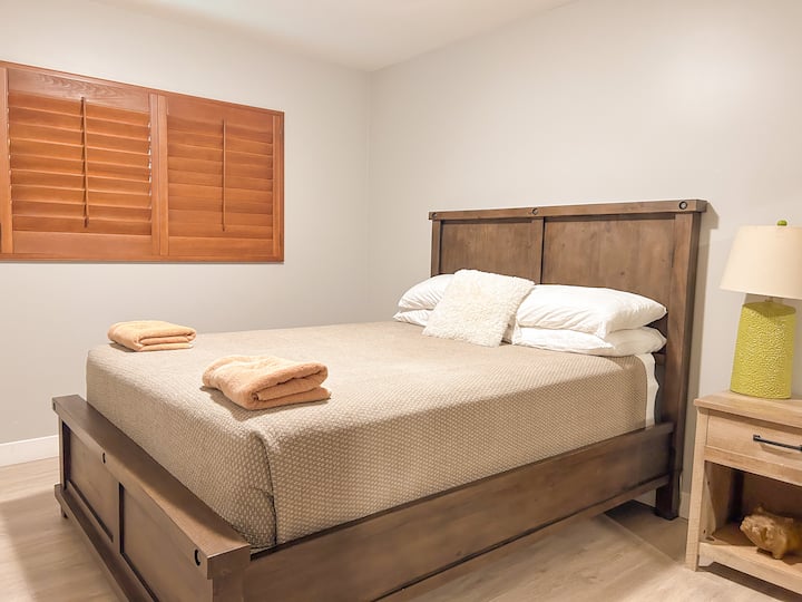 Dhomë gjumi #2, krevat dopio "queen"