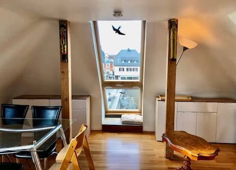 Beautiful attic apartment overlooking the bridge houses