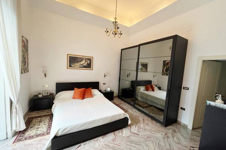 Napoli Centro Alloggio storico Residenze Pessina gallery image 5