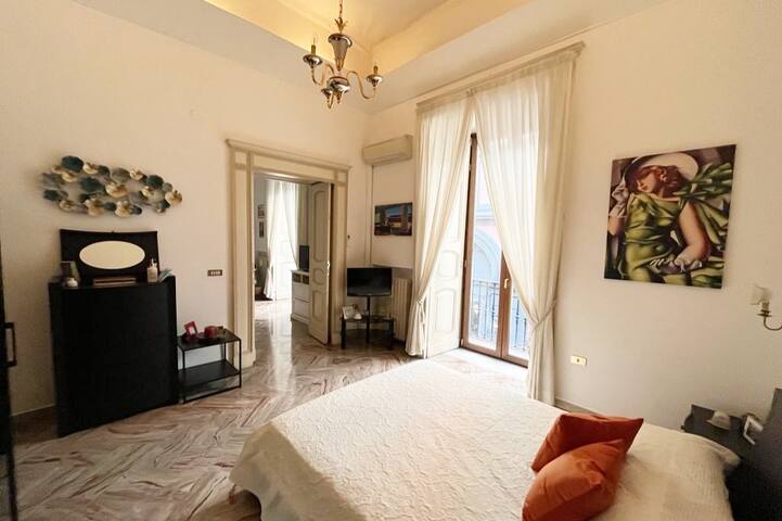 Napoli Centro Alloggio storico Residenze Pessina gallery image 3