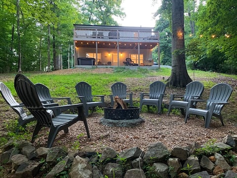 Spacious Lakehouse w/ Hot Tub, Firepit & Game Room