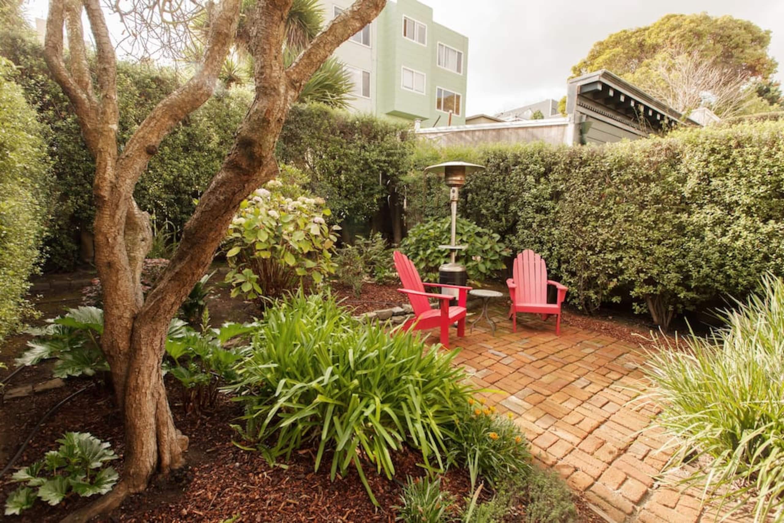 Condo in San Francisco · ★4.86 · 2 bedrooms · 2 beds · 1 bath - Image 12