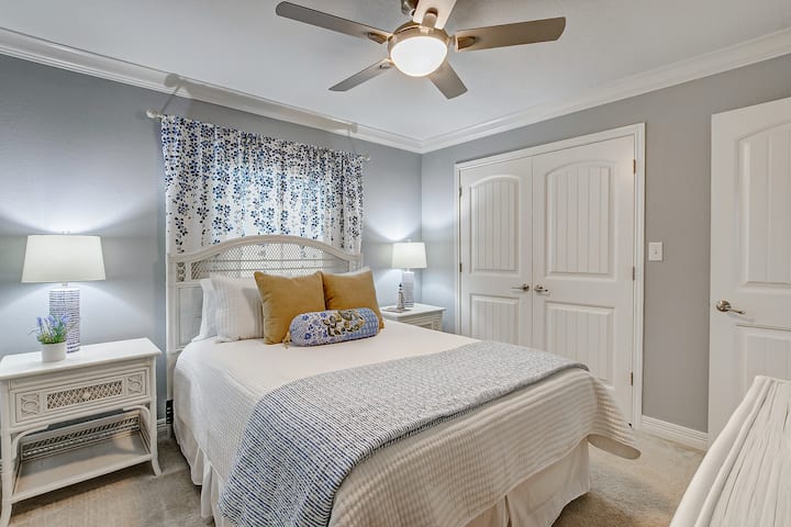 Texas Wildflower offers a queen-size bed, smart tv, dresser and closet.