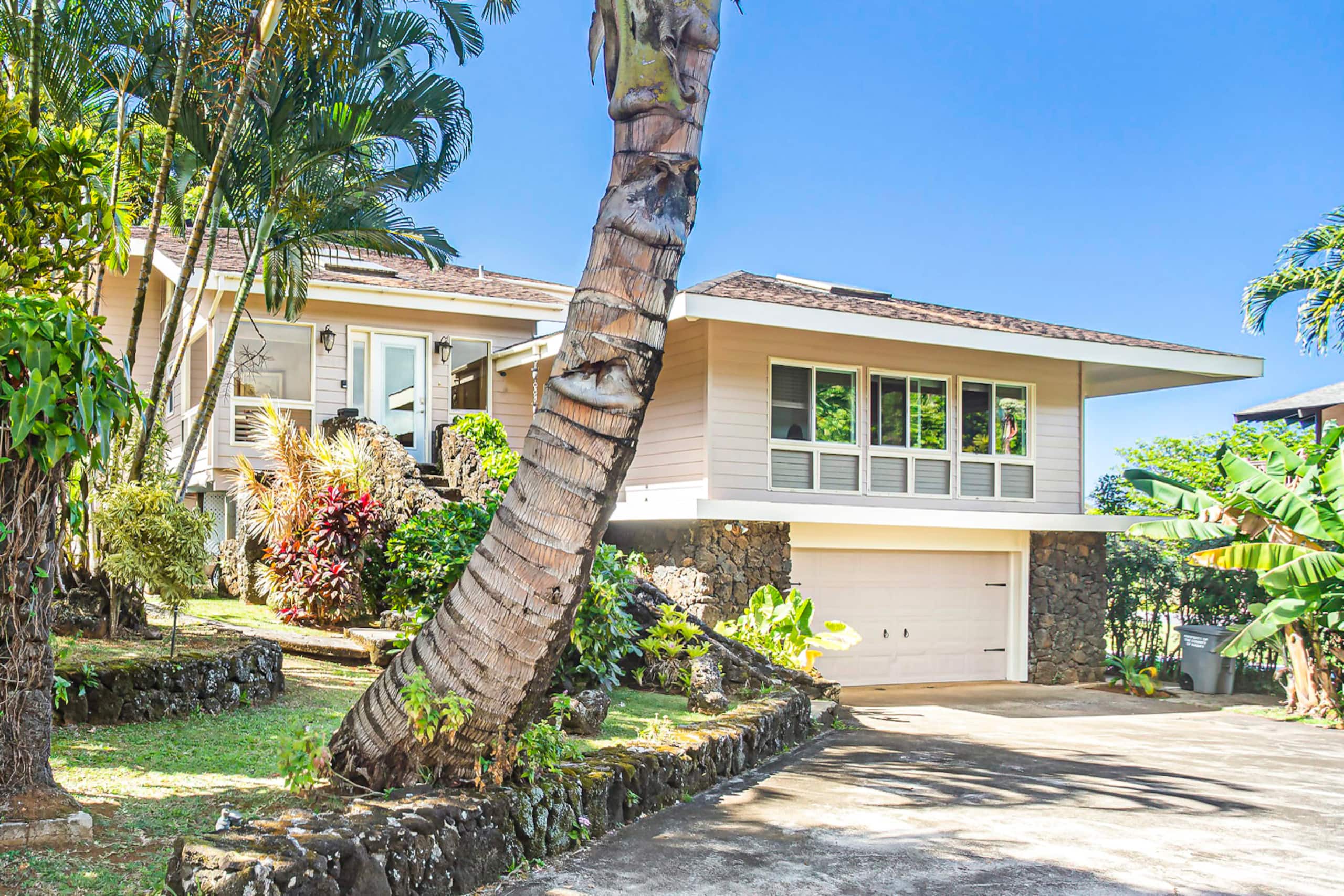 Home in Princeville · ★4.8 · 2 bedrooms · 3 beds · 2.5 private baths - Image 5