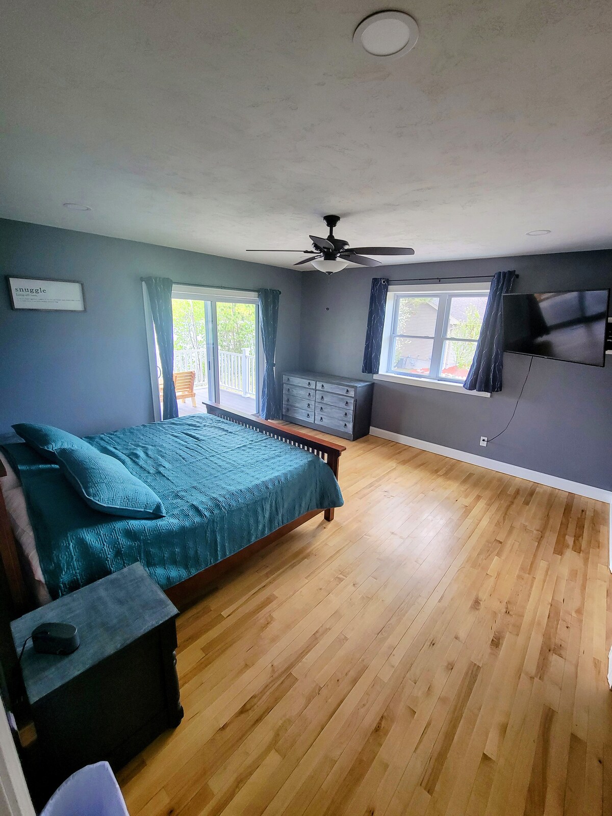 Master met kingsize bed en directe toegang tot het bovendek