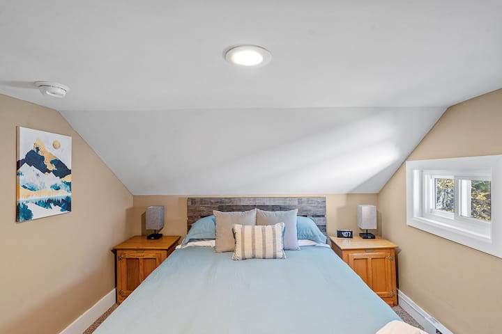 Dhomë gjumi në katin e tretë 3 krevat dopio "queen" 