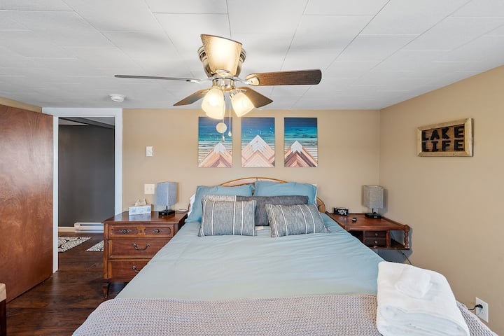 Dhomë gjumi 1 krevat dopio "queen". 