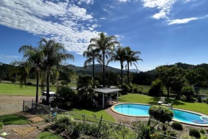 Twin Room @ Altamira along Bakers Creek