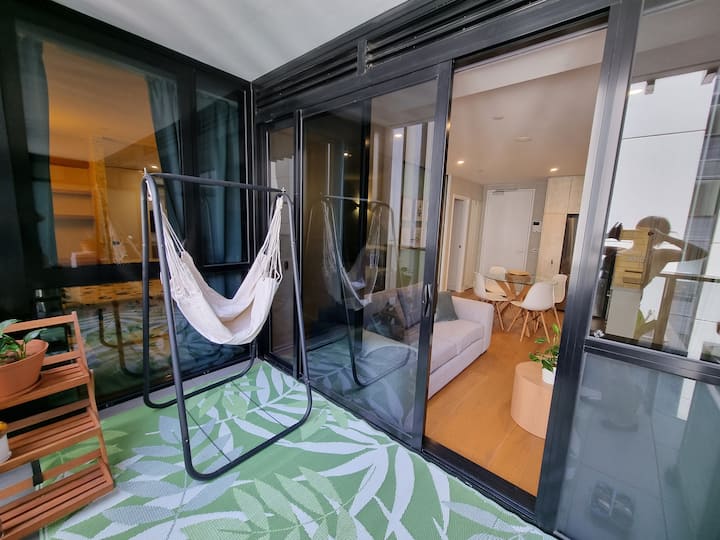 Cozy 2bedroom apartment in an excellent location Condominiums for