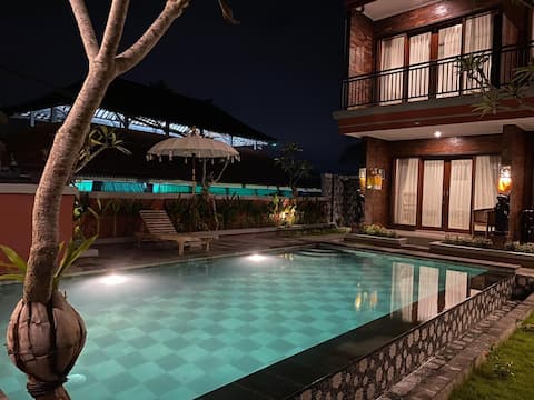 Balinese Style 7BR with Private Pool close to Ubud