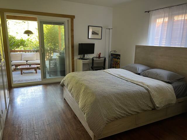 NEW Rare HIstoric Hancock Park Home w/Lush Gardens gallery image 5