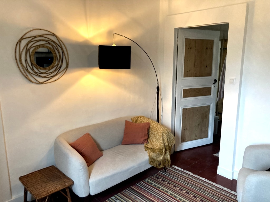 Top performing Airbnb: 2-bedroom apartment near city center in Arles