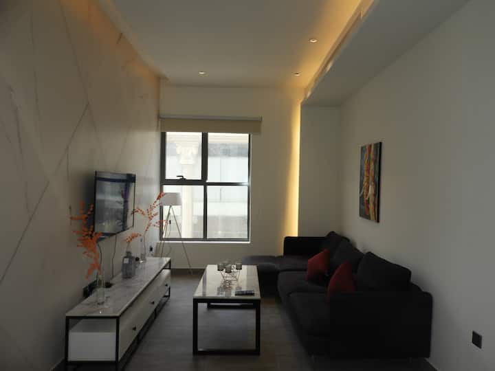 Modern, Spacious 2 Bedroom With Common Rooftop - Jeddah