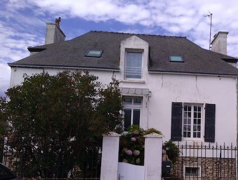 Family home, charming village, close to the beach