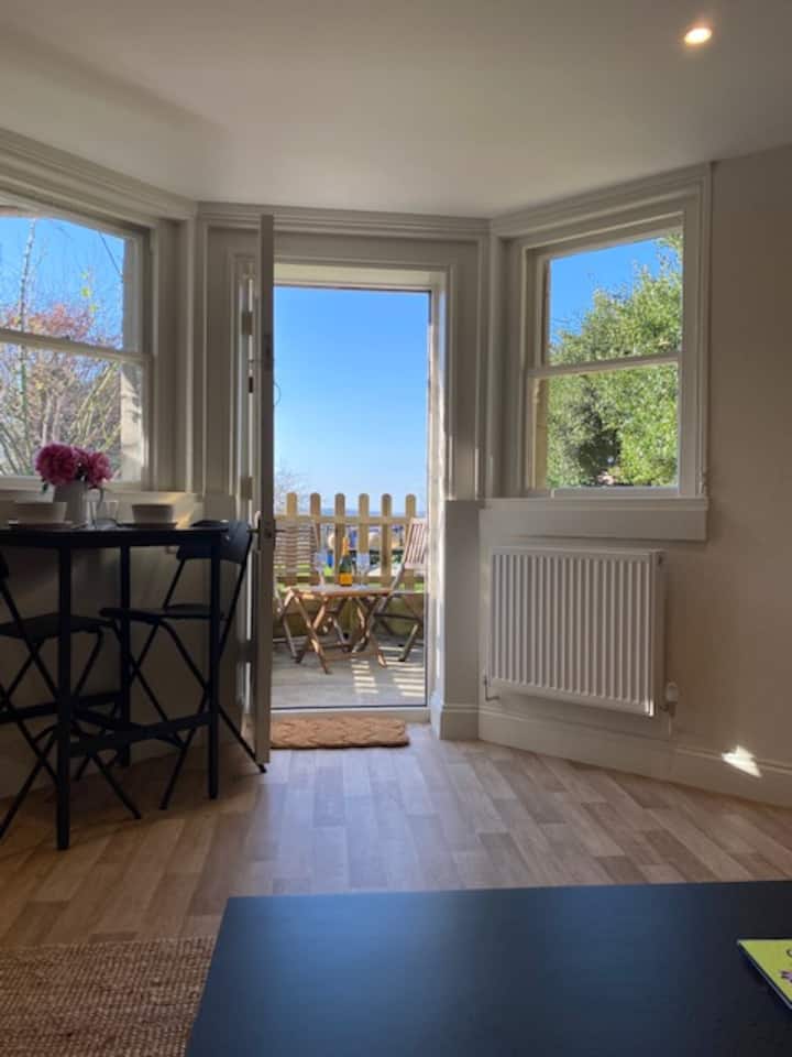 A Beautiful And Spacious Garden Suite In Bath - Bath