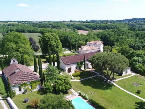 Charming cottage with swimming pool (Treilles)