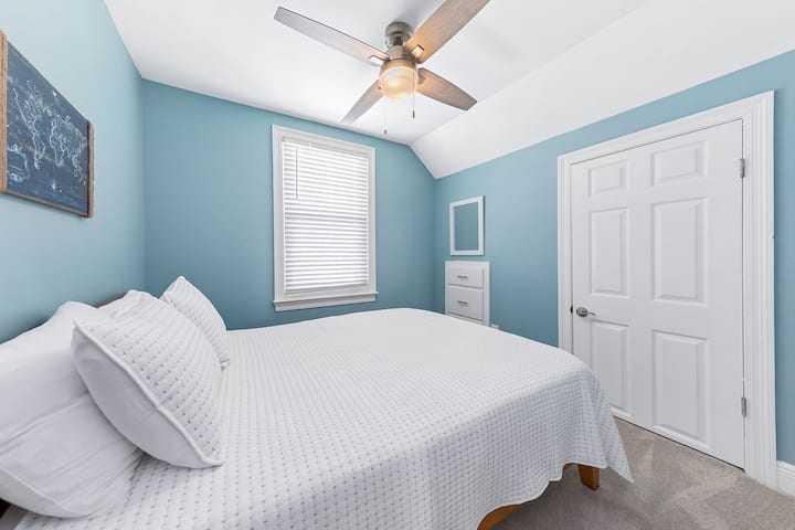 3e verdieping: slaapkamer: Queen