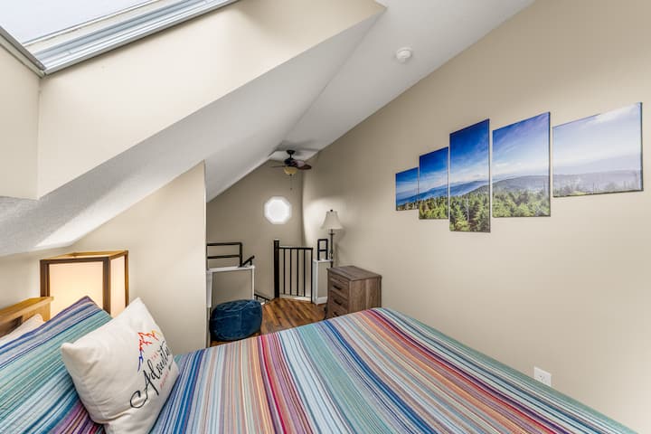 Loft bedroom with skylight- sleep under the stars!  New queen size memory foam mattress and pillow. 