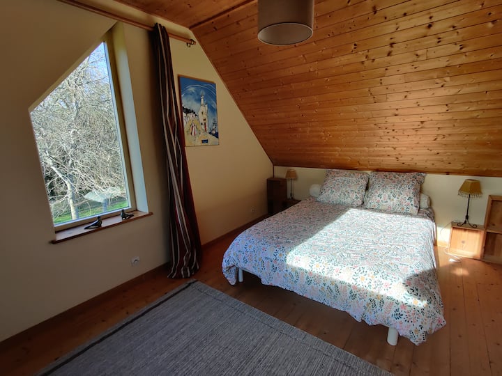 Საძინებლის ორადგილიანი საწოლი, ზემოთ