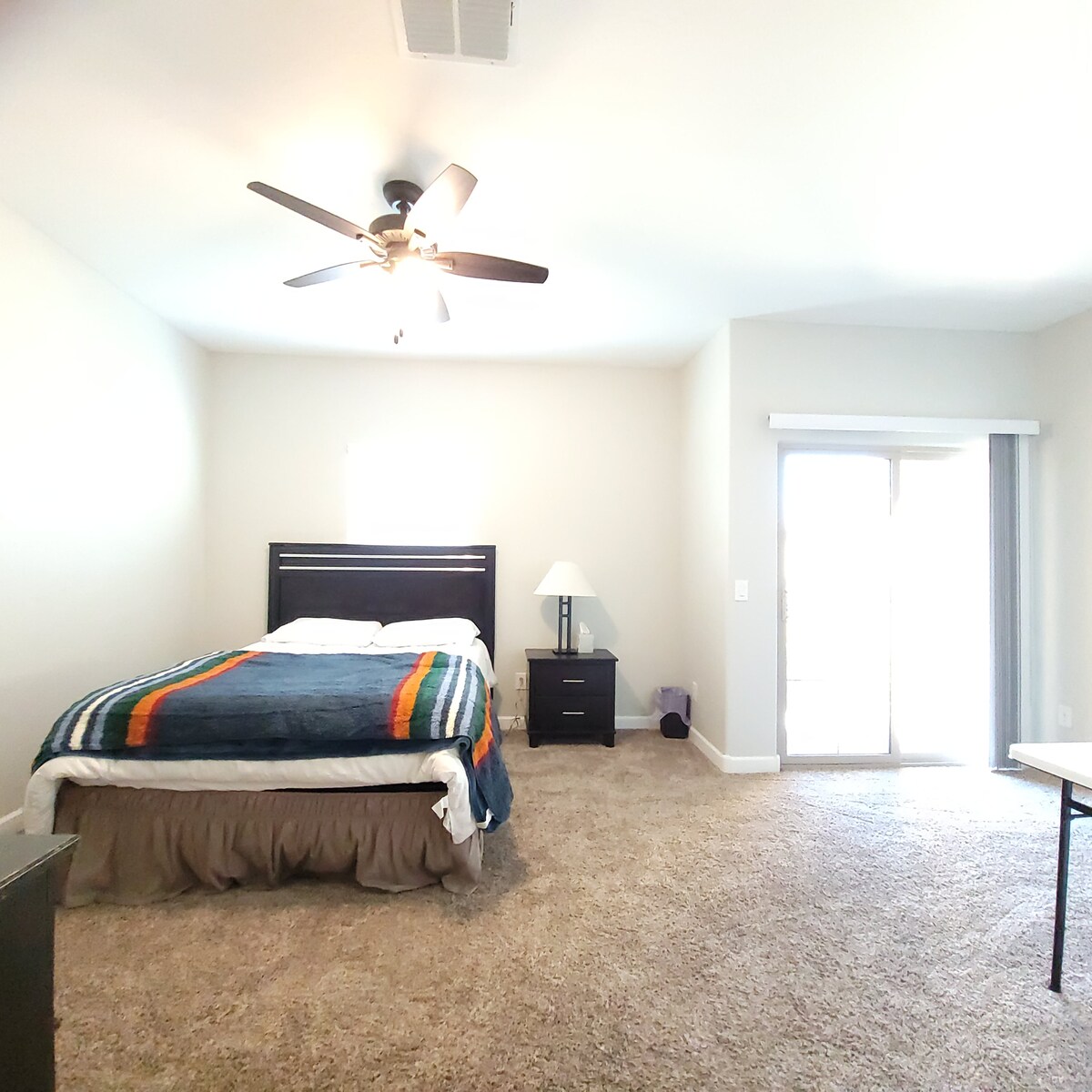 1号卧室，主卧。