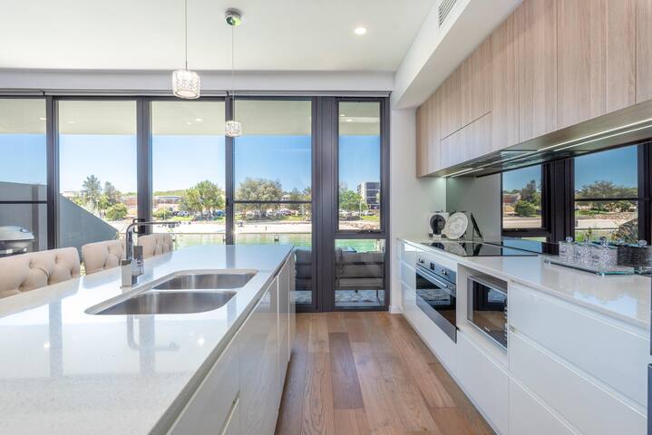 Maraboo Island Villa – Unparalled Waterfront Luxe gallery image 5