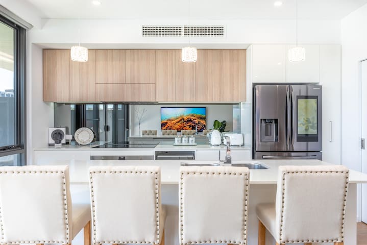 Maraboo Island Villa – Unparalled Waterfront Luxe gallery image 2