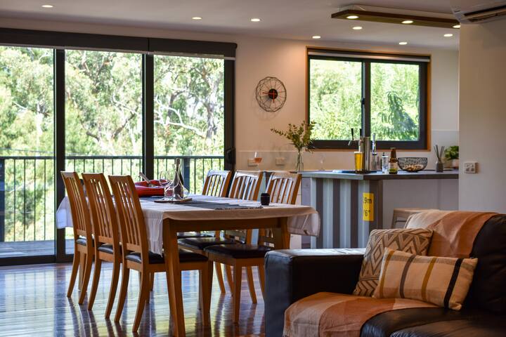 Healesville Shipping Container Home – Whole house gallery image 2