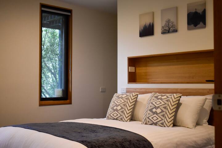 Healesville Shipping Container Home – Whole house gallery image 3