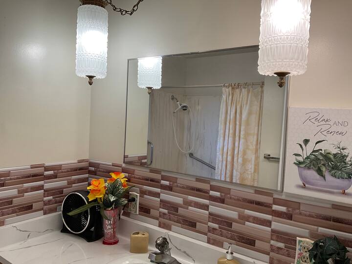 A Palace of Peaceful Coexistence Houses for Rent in Oakley