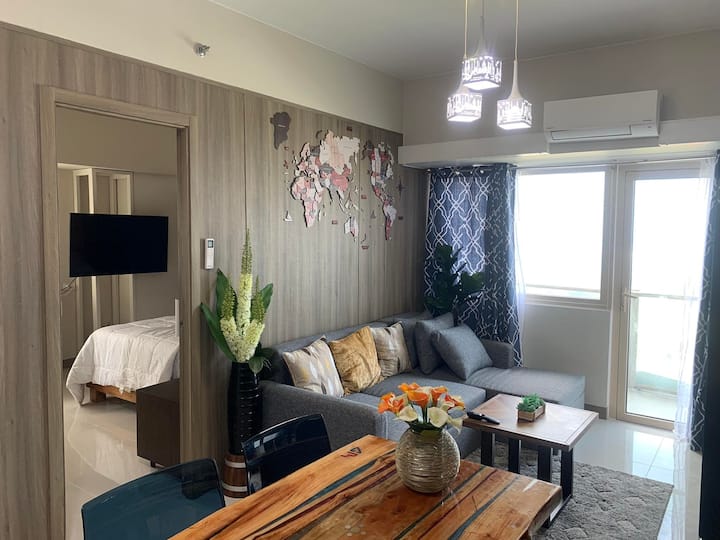 Gm Coast 2br/3bath End Unit/balcony Bayview/1 Pkng - Manila