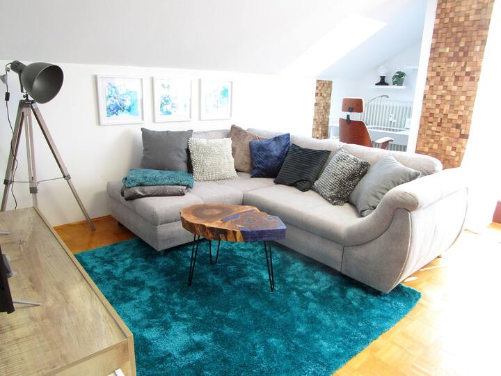 cozy 70 sqm living + working in a 3-city corner