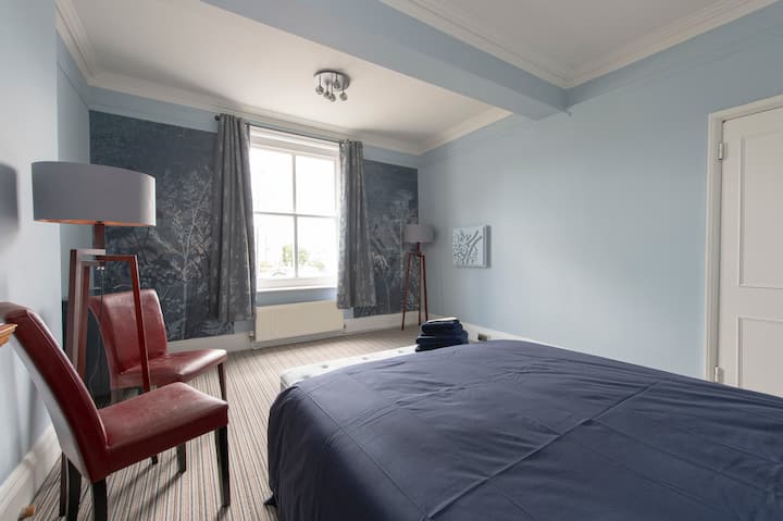 Dormitorio 1: Dulux Heritage Country Sky paint